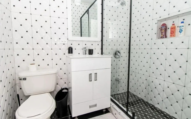 Runaway Bay Gem Suite