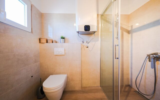 Villa in Pridraga With Pool and Five Person