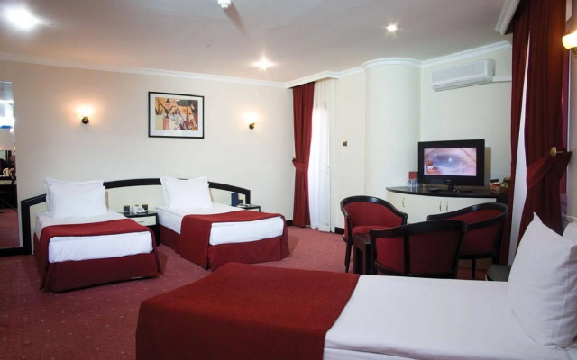 Saffron Hotel