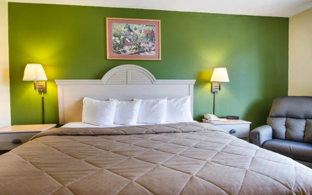 Quality Inn Merriam - Kansas City
