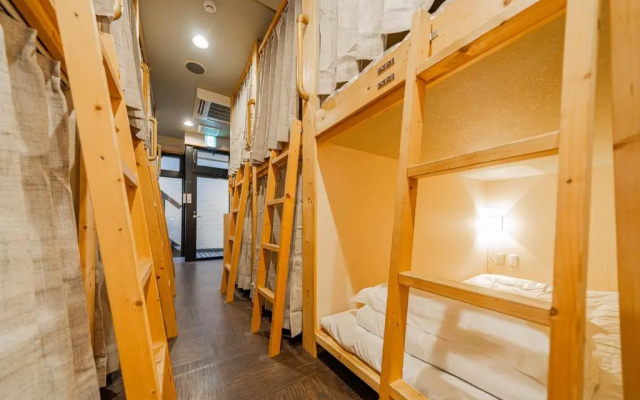 11Capsules (E JOY INN East Nippori Branch) – Guest Rooms – Tokyo