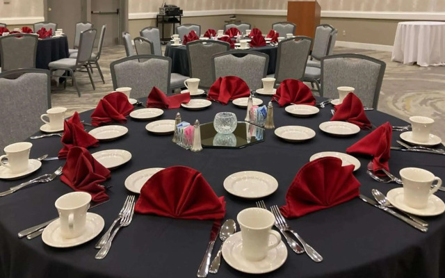 DoubleTree by Hilton Tucson - Reid Park