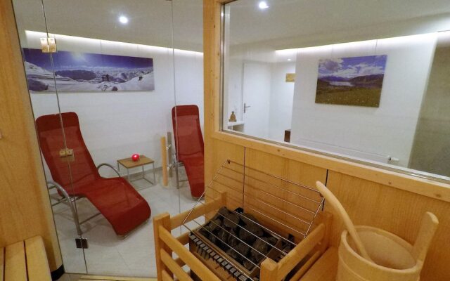 Opulent Holiday Home in Piesendorf with Sauna & Hot Tub