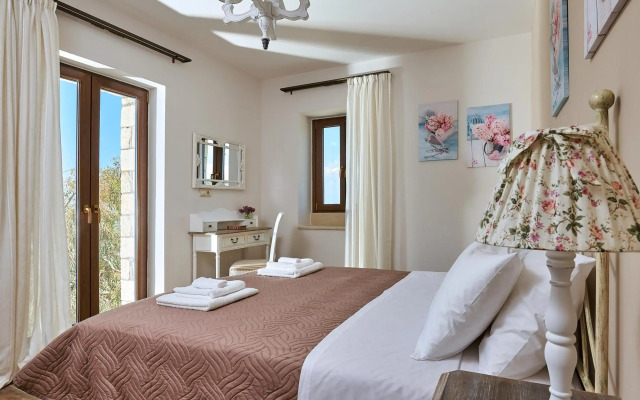Orelia Cretan Villas & Deluxe Apartments