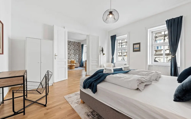 4ty3-Apartments Rochus-Market is calling