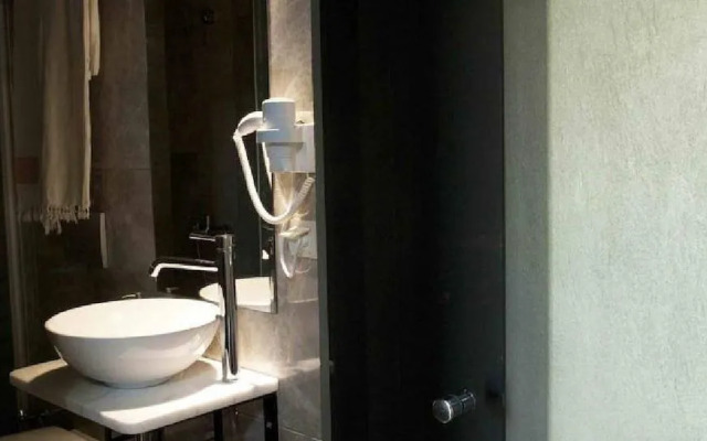 The Green Goose Hotel