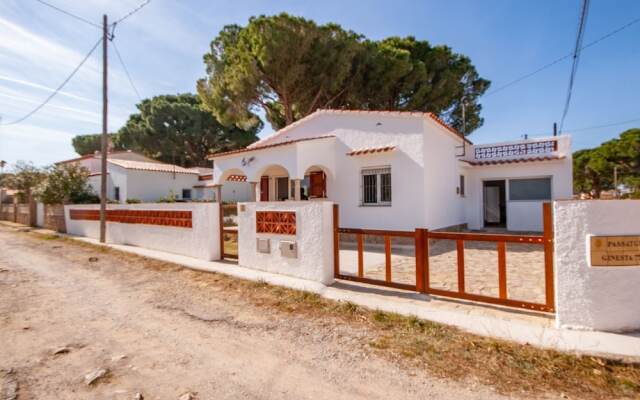 Beautiful House for 4 Only 1km From the Beach