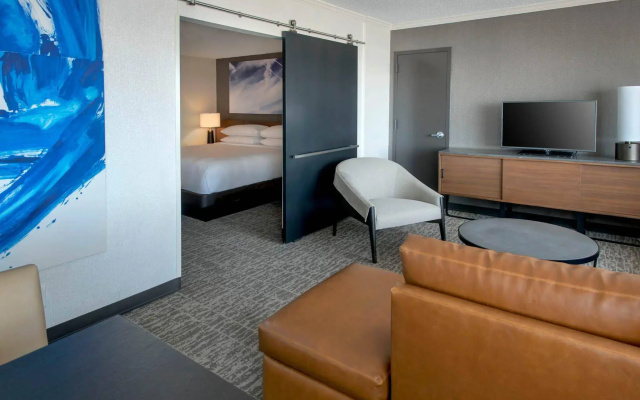 Newark Liberty International Airport Marriott