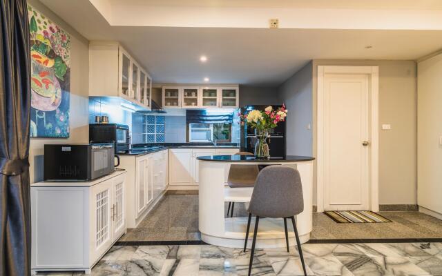 Patong Hill sea view villa 4 bedroom private pool