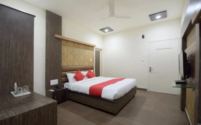 Hotel C-9 by OYO