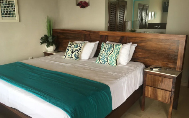 Los Tules Mexican Resort