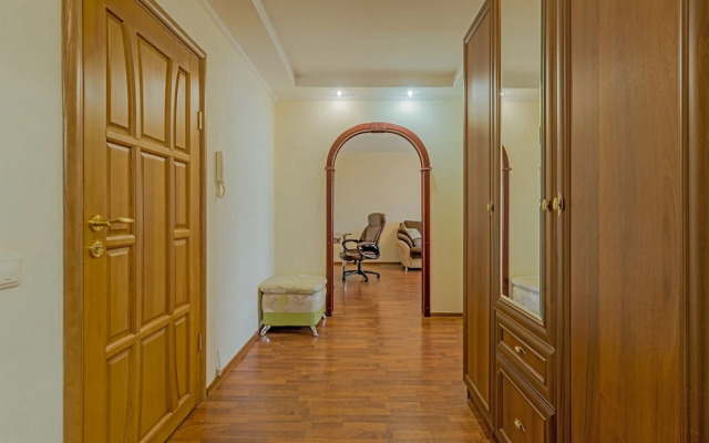 Апартаменты FlatHome24 на Коломяжском пр-те