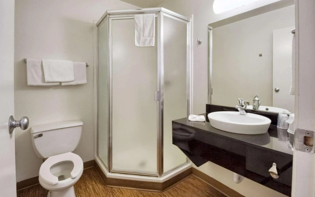 Motel 6 Pendleton, OR