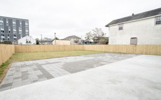 Exquisite Home Near Streetcar & French Quarter!