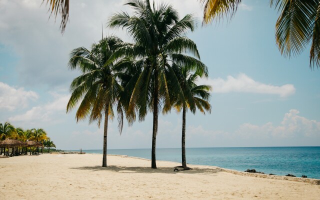 Le Hoang Beach Hotel Danang