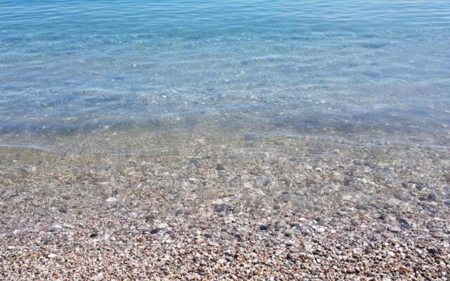 Fondachello Beach House 1