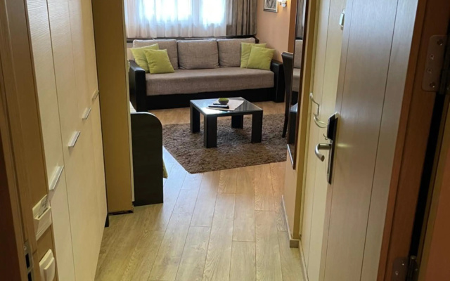Apartment Brvenik Plus