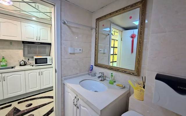Railway Station Splendid Elegant Apartment