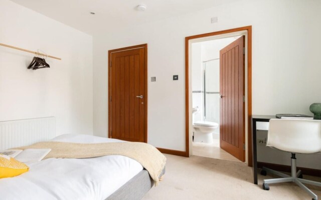 The Southwick Sanctuary - Large & Modern 6bdr with Terrace