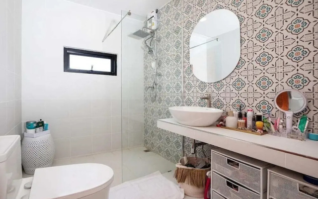 Mediterranean-Asian 3BR Villa Cristina