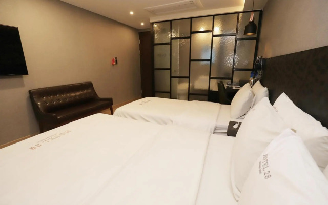 The Unique Hotel 28