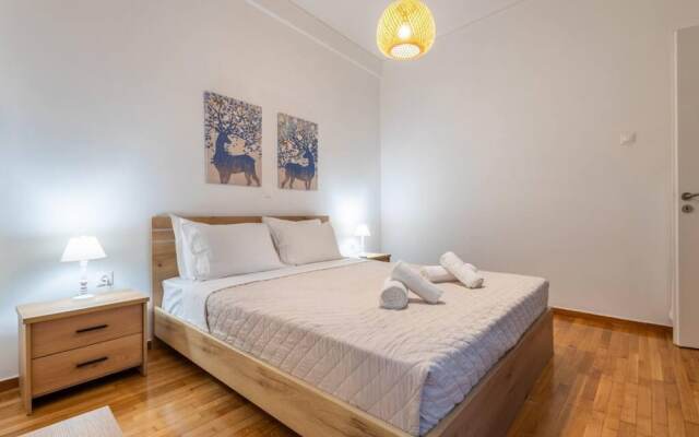 Roubnb Acropolis Museum 1BD Apt