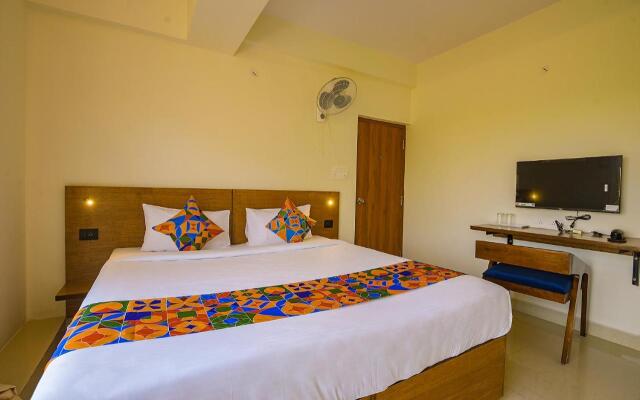 Fabhotel Gr Lake View