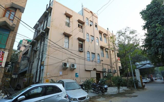 Oyo 542 Kalkaji Residency Bnb