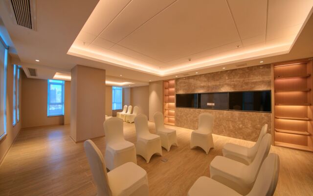 Holiday Inn Express Shenyang Tawan by IHG