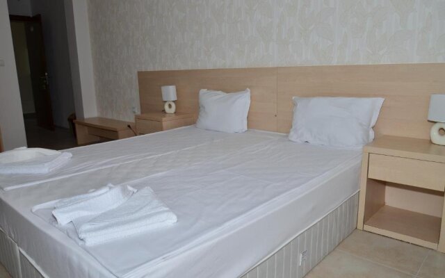 La Piazza Primorsko Rooms & Apartments