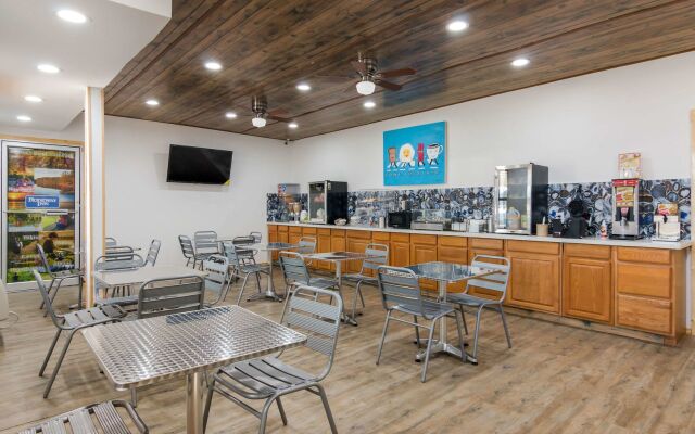 Rodeway Inn Broken Bow - Hochatown