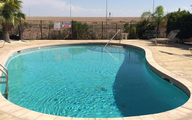 Superstition Inn and Suites