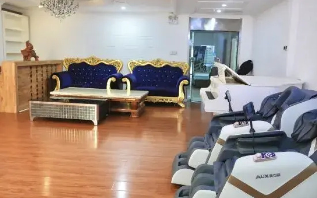 Guanghui Holiday Hotel