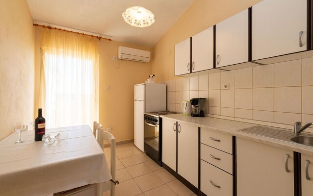 Beautiful Apartment in Razanac With 2 Bedrooms and Wifi