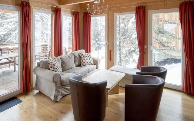 Attractive Chalet With hot tub
