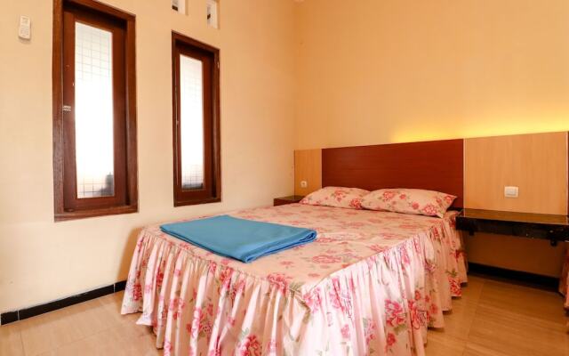 Joglo Family Hotel & Homestay