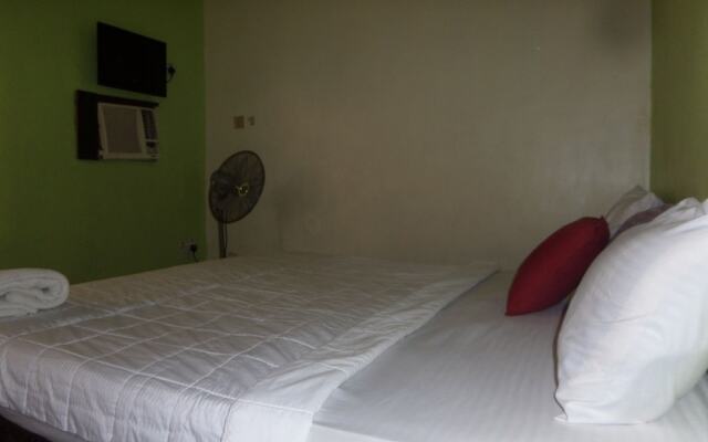 Ikeja Transit Hotel Iyala in Lagos, Nigeria from 35$, photos, reviews - zenhotels.com