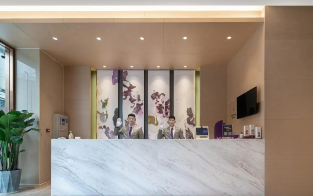 Lavande Hotel Duyun Dashizi Wenfeng Park