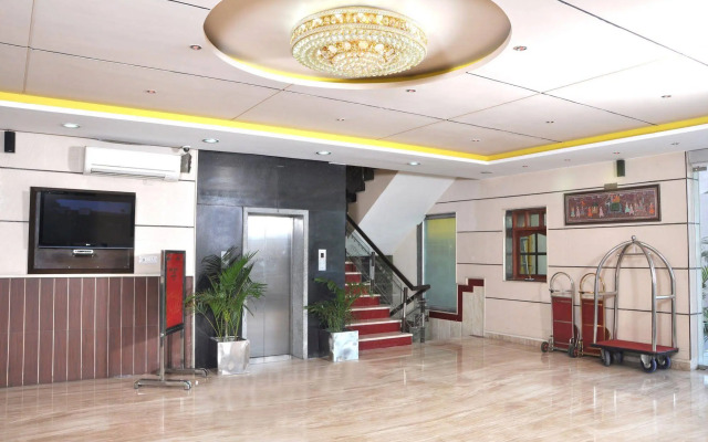 Foxoso Taj View Hotel