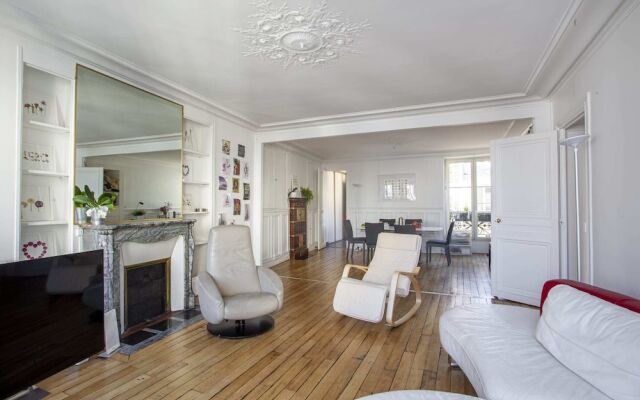 Super Cozy Home For Up To 4 Guests In Les Halles