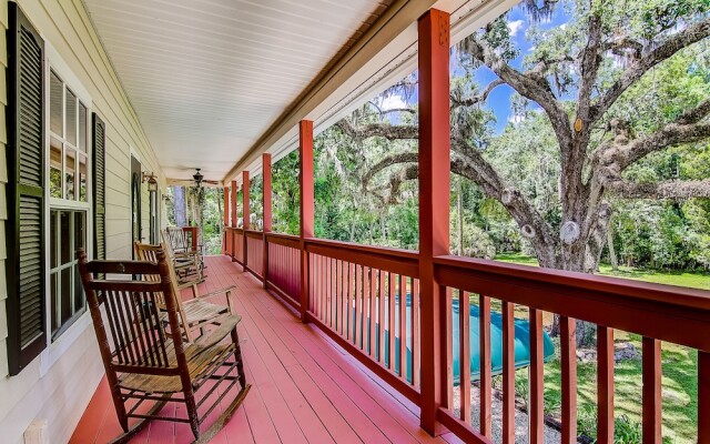 The Chassahowitzka Hotel