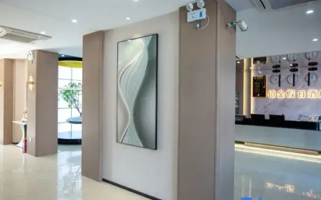 Platinum Holiday Hotel