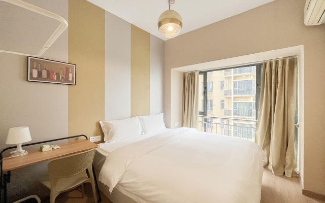 Banlan Apartments Hotel (Wuhan University Street Subway Station)