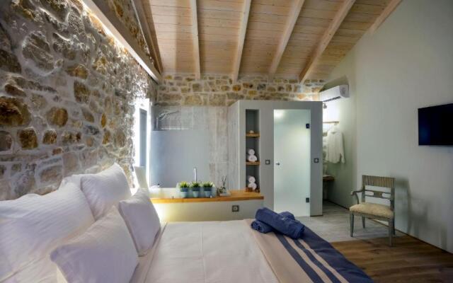 Paxos Fairytales Lovenest 1