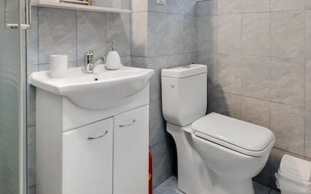 Cozy Studio with Panoramic Mountain View