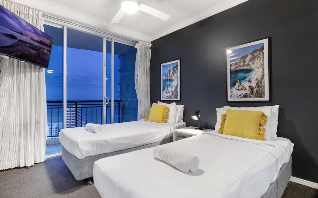 Chevron Renaissance - Wow Stay