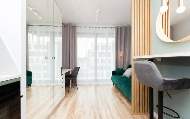 Easy & Comfortable, with balcony, very close to the center