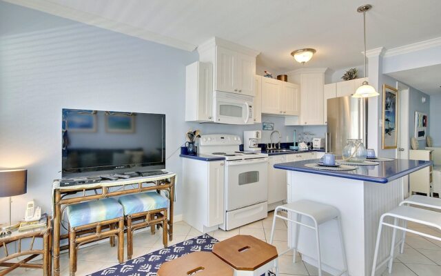 Seascape 1120 Studio Bedroom Condo by RedAwning