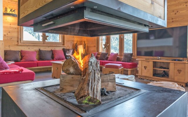 Luxurious Chalet in Vaujany French Alps with Balcony