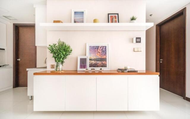 New Modern & Serene 2BR Apt Connected to Mall